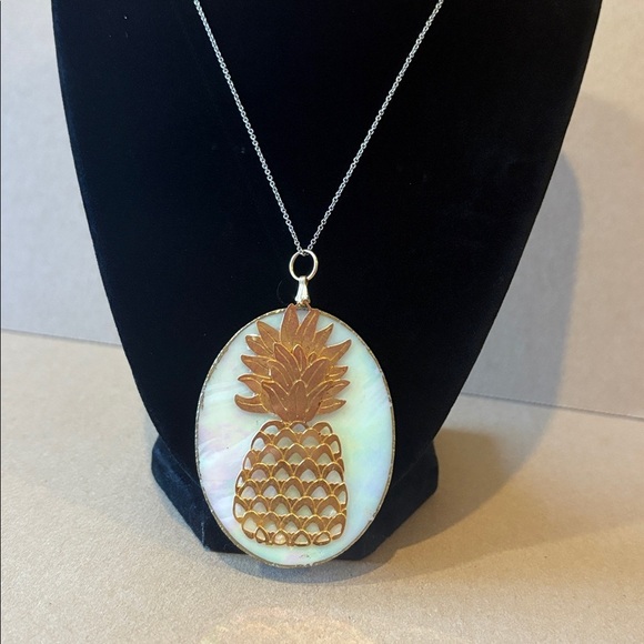 Pineapple 🍍 pendant - Picture 1 of 3